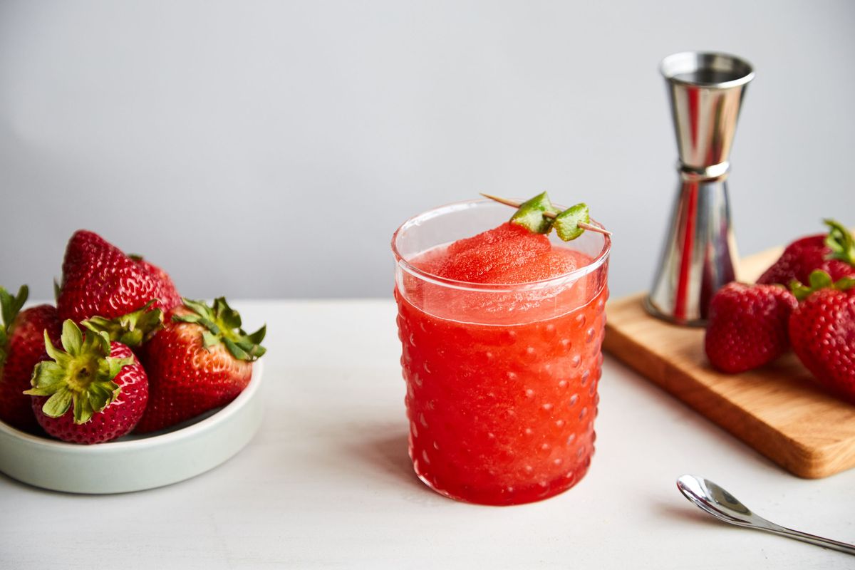 blended-strawberry-daiquiri-recipe