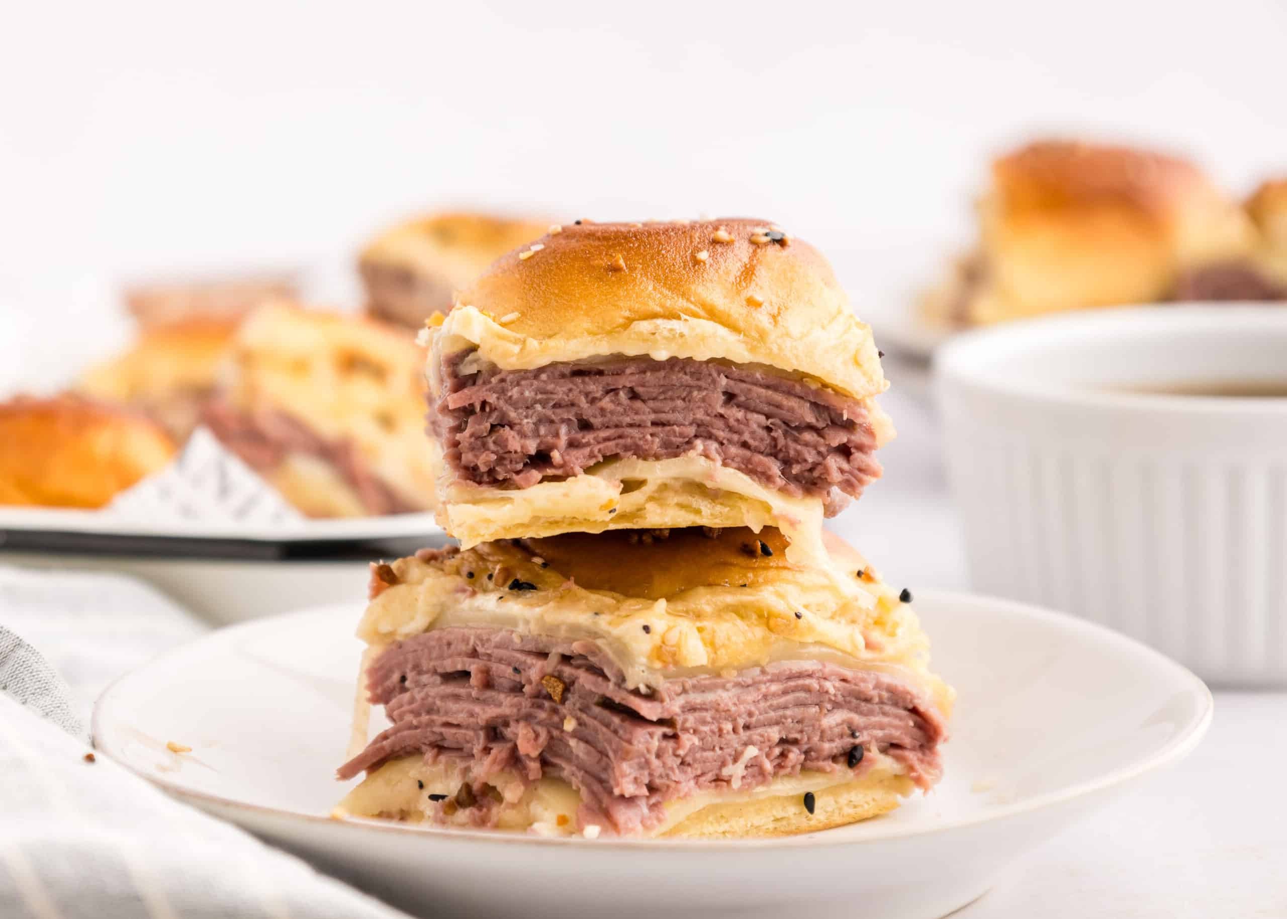 hawaiian-roll-roast-beef-and-cheese-sandwiches-recipe