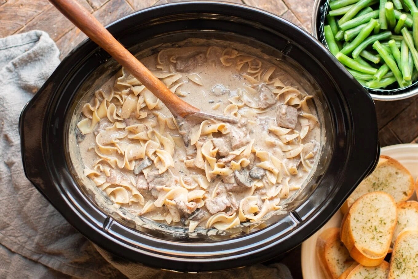 slow-cooker-beef-stroganoff-recipe